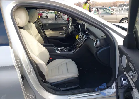 2016 Mercedes-Benz C 450 Amg 4Matic z USA, uszkodzony, nr VIN 55SWF6EB2GU130541